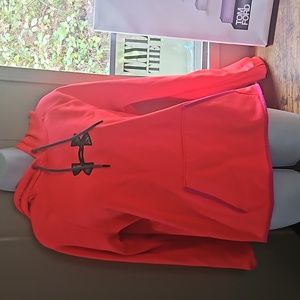 Excellent Used Condition Womens Under Armour Sweatshirt Size Large
